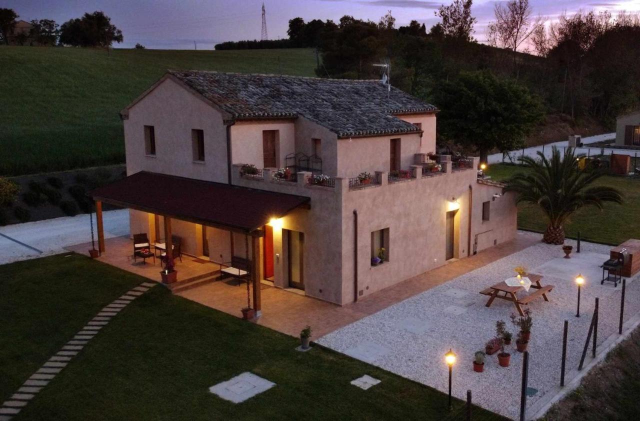 Casa Montefiore 13 Girasoli Lt Nella Tranquilla Campagna Marchigiana Ancona Exterior foto